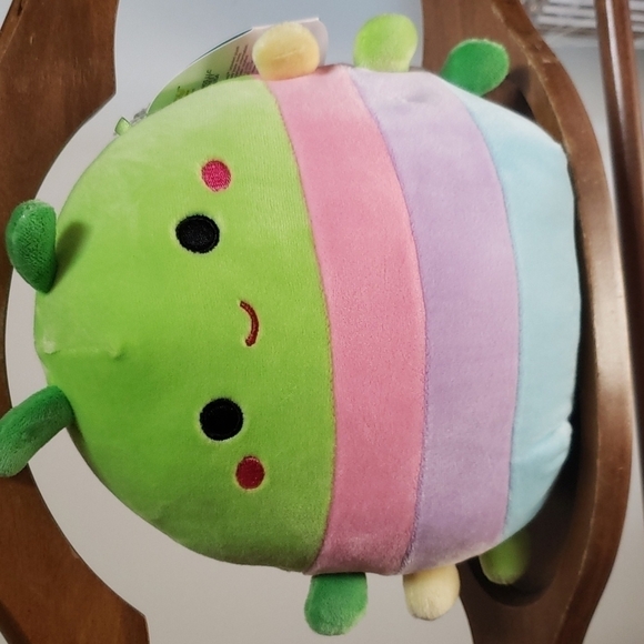 SQUISHMALLOWS™ Rutabaga the Caterpillar 7.5in - Picture 3 of 7
